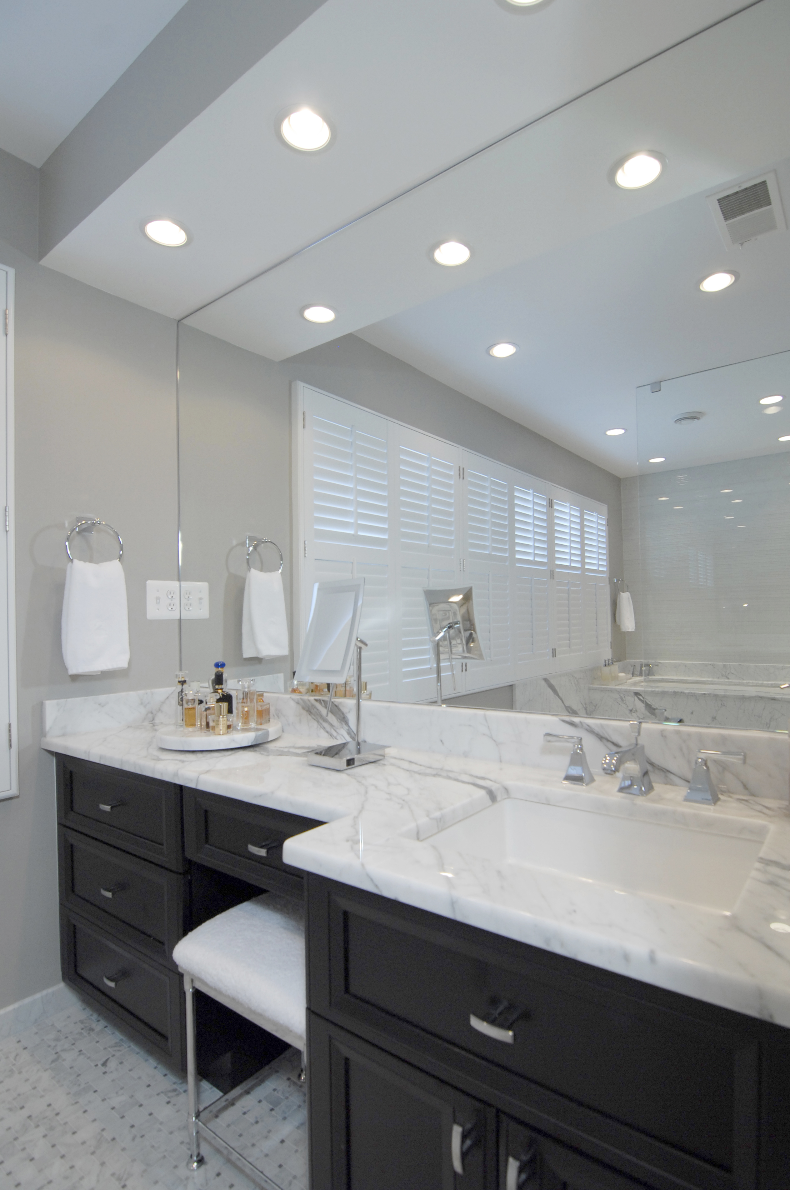 Bathroom Design Trends Most Desired, Bathroom Vanities With Seating Area