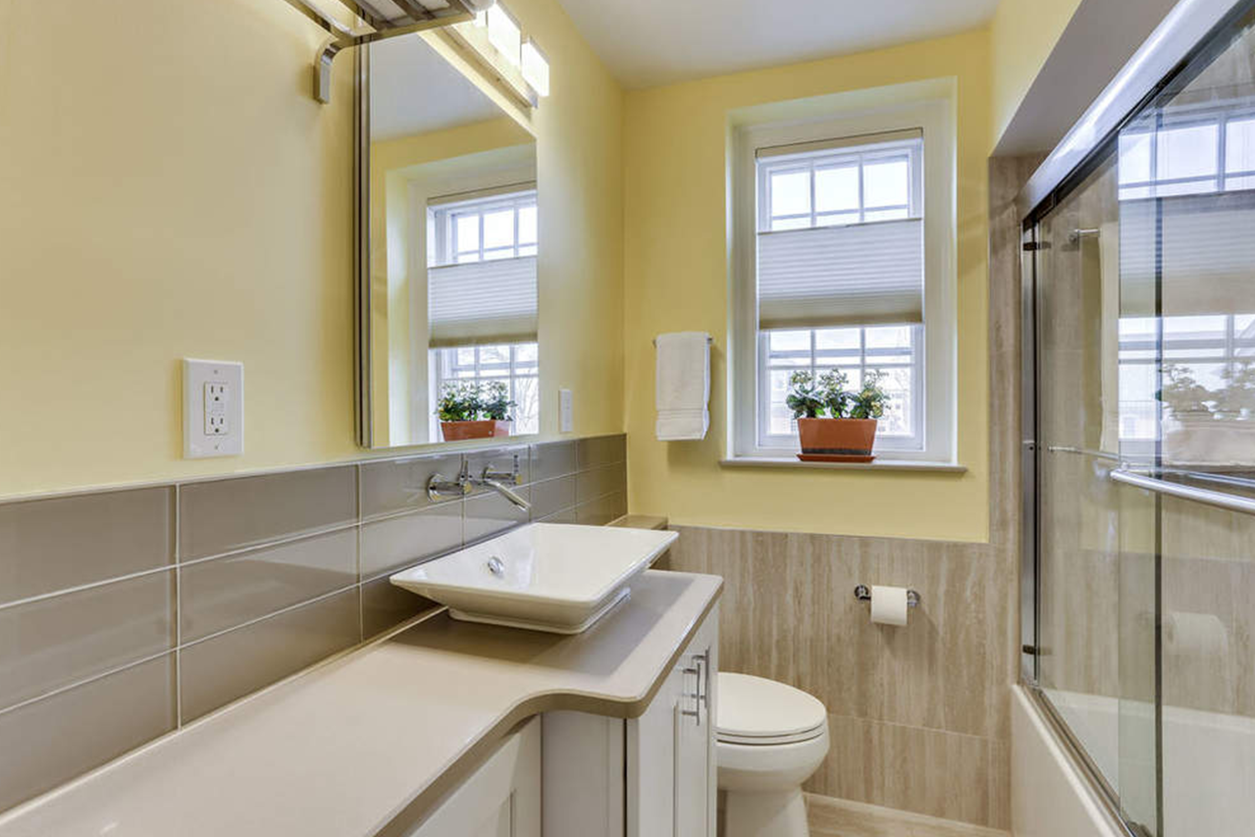 glass tile vanity backsplash ideas