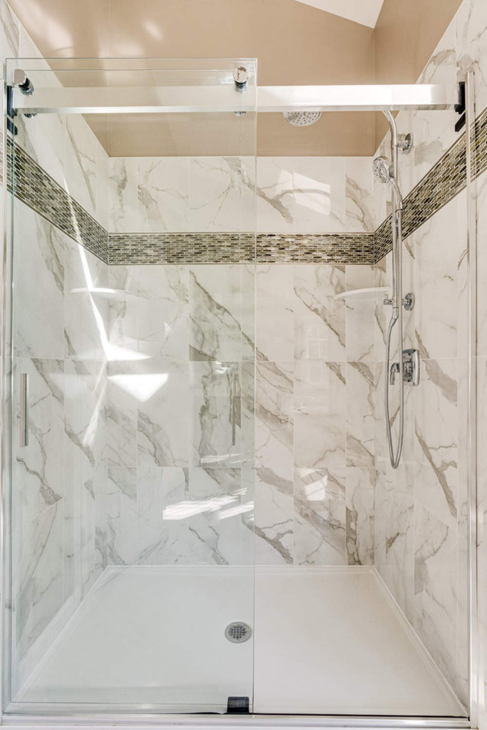 Walk-In Showers for Small Bathrooms: Do They Work?